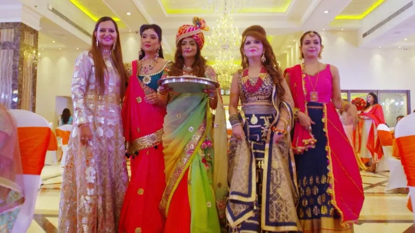 Shaloo organises a ‘satsang’ - Dilli Darlings