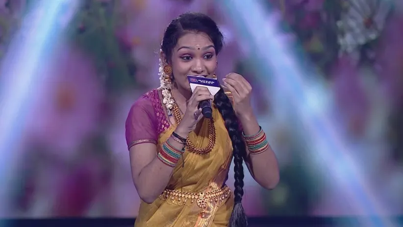 Contestants sing Tamil folk songs - Sa Re Ga Ma Pa Seniors Season 2