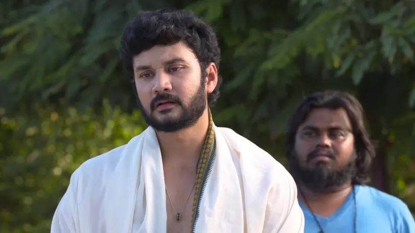 Bala Lies to Divya about His Inheritance - Sathya