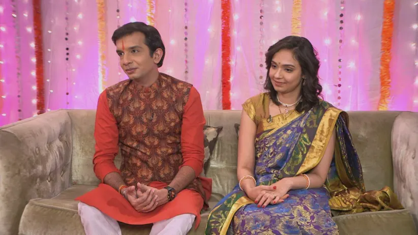 Makhanyachya Karanjya' and 'Matarache Samose' - Aamhi Saare Khavayye