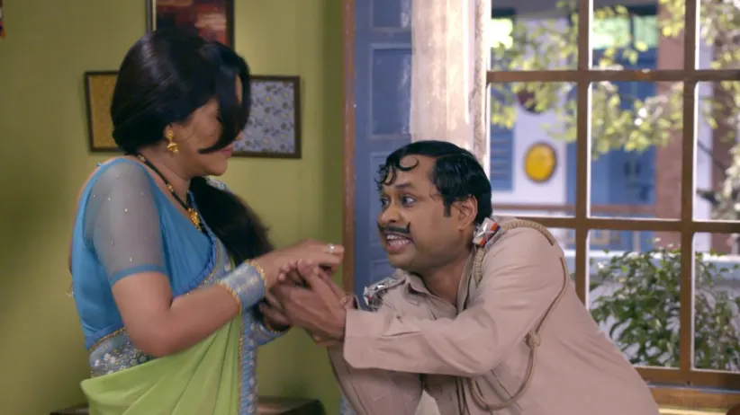Rajesh’s demand for a maid - Happu Ki Ultan Paltan