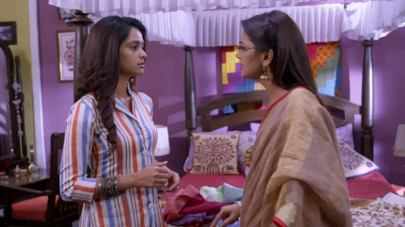 Pragya loses her cool on Prachi - Kumkum Bhagya Highlights