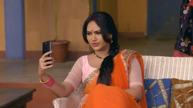 Rajesh gets a maid - Happu Ki Ultan Paltan