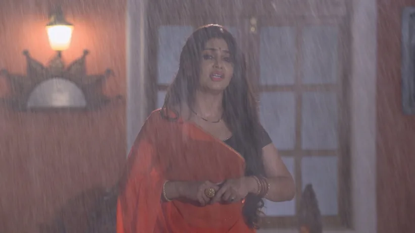 Anita visits a graveyard - Bhabi Ji Ghar Par Hai