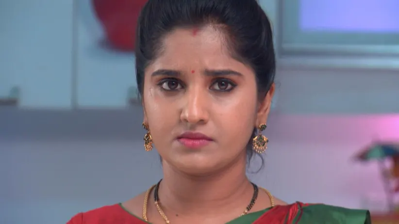 Nitya hires an assassin to kill Manga - Kalyana Vaibhogam