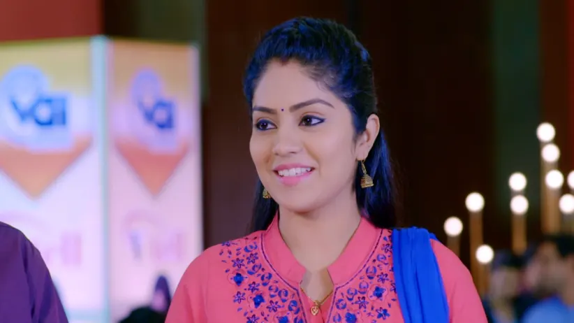 Anu wonders about Aryavardhan's family - Jothe Jotheyali