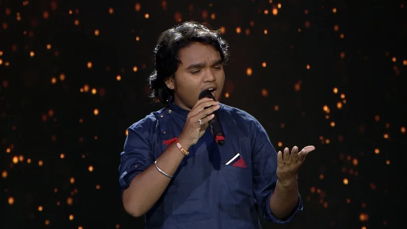 M H Foks receives a 'Golden Blast' - Yuva Singer Ek Number