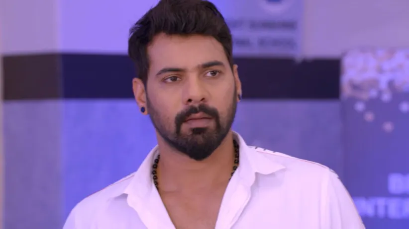 King Hugs Pragya - Iniya Iru Malargal