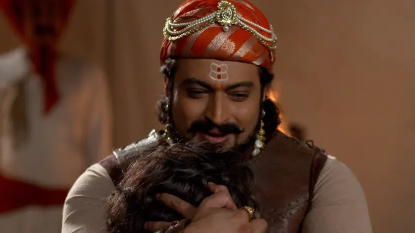 Bhimaji narrates the tale of Kondaji's sacrifice - Swarajyarakshak Sambhaji