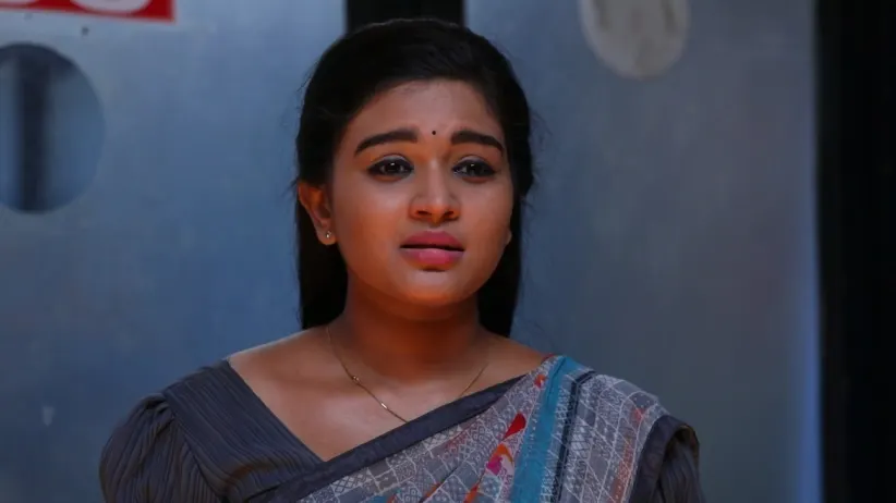 Akhila regains consciousness - Sembaruthi