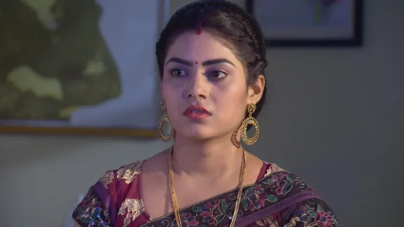 Jhansi beats up Urmi - To Pain Mu
