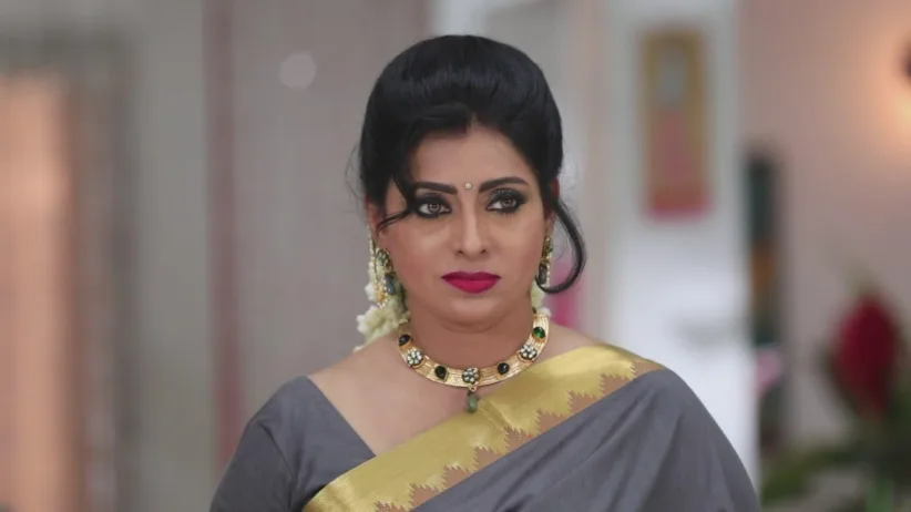 Aishwarya and Mithra to find the ‘lingam’ - Sembaruthi