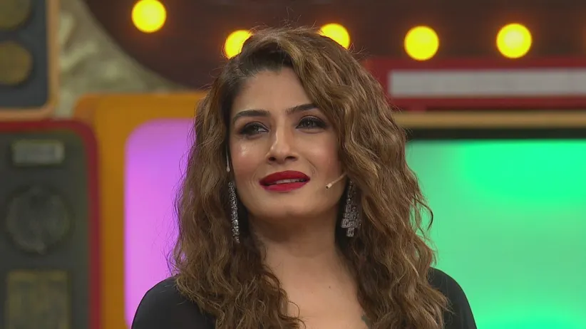 Suniel and Raveena's charming entry - Movie Masti With Maniesh Paul