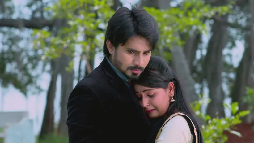 Vedanth learns about Aarati's decision - Gattimela