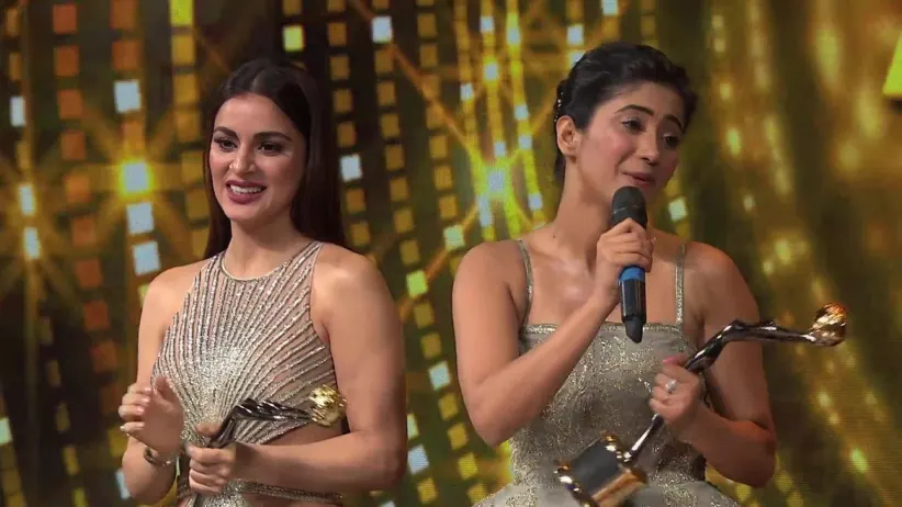 Shraddha Arya & Shivangi Joshi win Best Female Actor Popular Award – Gold Awards 2019