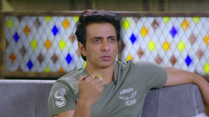 Sonu Sood graces the show - Not Just Supper Stars