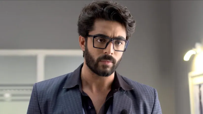 Kaushik is seen on TV - Ki Kore Bolbo Tomay
