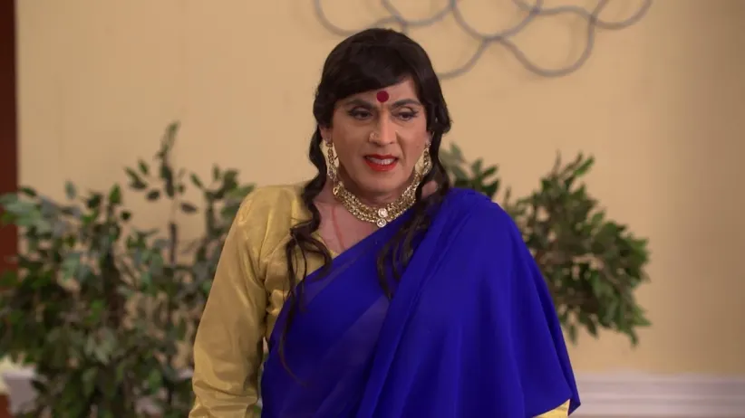 Manmohan clicks compromising pictures of Vibhuti - Bhabi Ji Ghar Par Hai