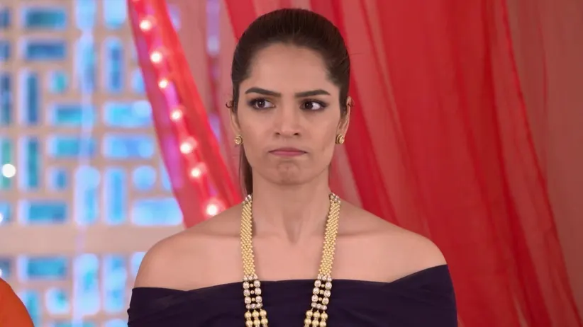 Munni saves Abhi's family - Kumkum Bhagya