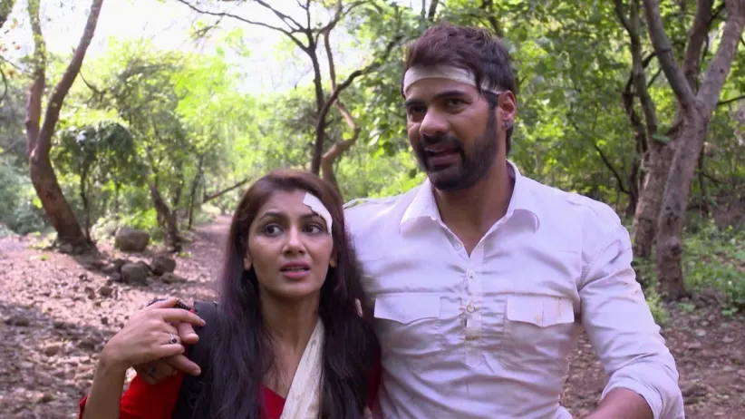 Dushyant hits Raghuveer - Kumkum Bhagya