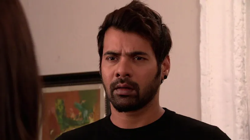 Pragya refurbishes Abhi's room - Kumkum Bhagya