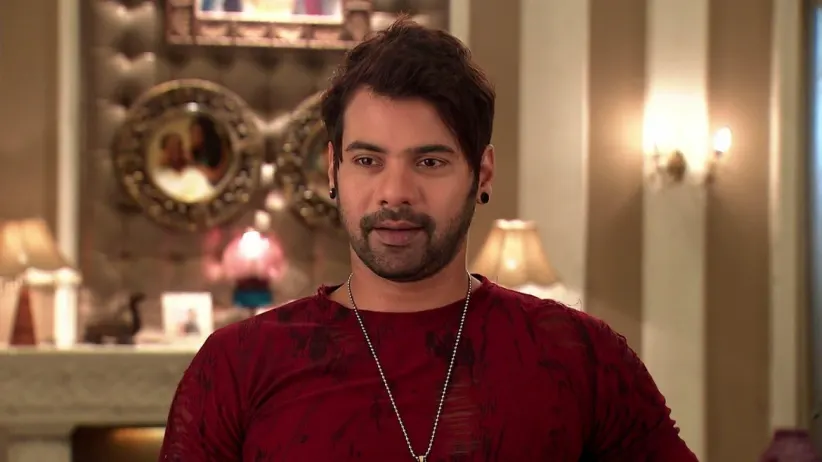 Alia tries to learn if Abhi met Pragya - Kumkum Bhagya