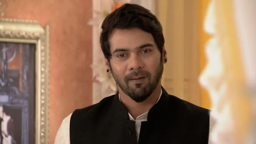 Daljeet tries to console Sarla - Kumkum Bhagya