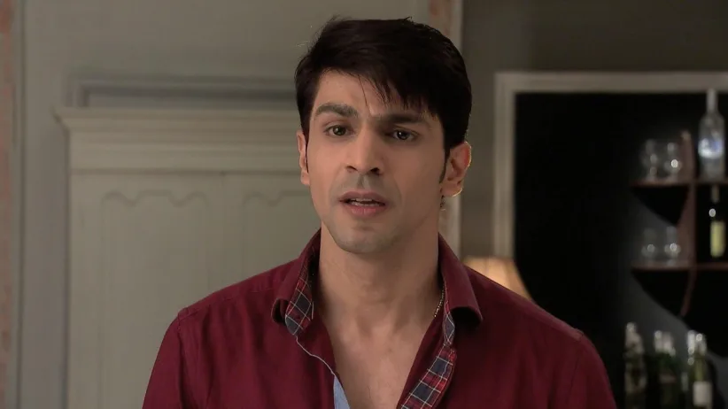 The commissioner warns Abhi about the kidnappers - Kumkum Bhagya