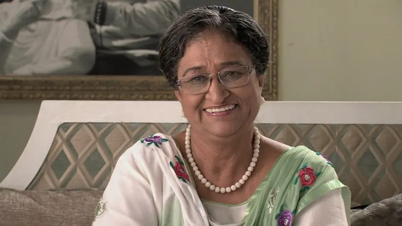 Pragya reassures Dadi about Abhi - Kumkum Bhagya