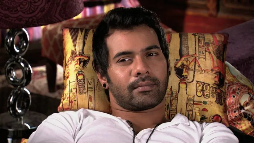 Aliya accuses Pragya of buying cheap clothes - Kumkum Bhagya