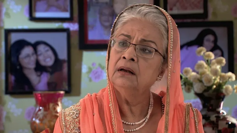 Aliya blackmails Pragya about Sarla - Kumkum Bhagya