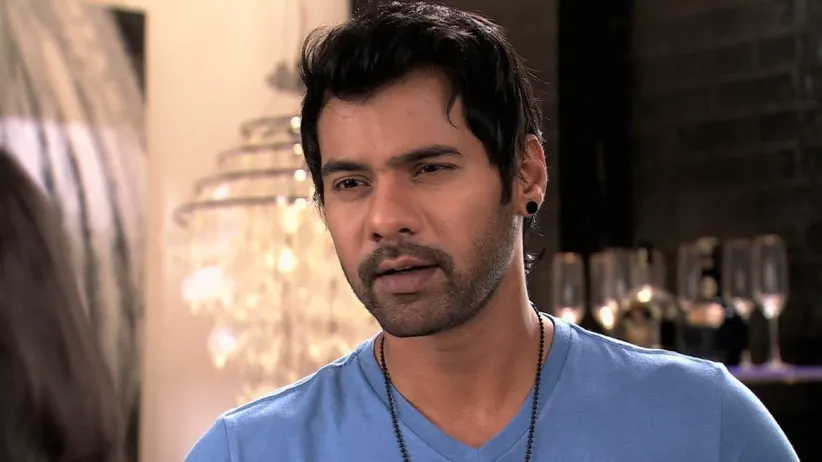 Pragya is shocked to see Tanu and Abhi together - Kumkum Bhagya