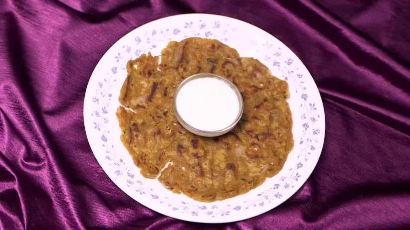 Chicken Thalipeeth and Veg Macaroni Pasta - Aamhi Saare Khavayye