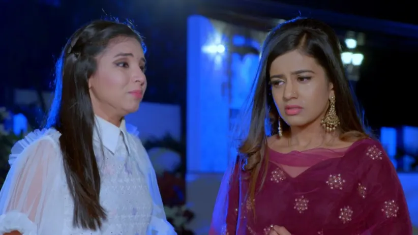 Trivikram and Trishul are in love with Shivani - Naagini 2