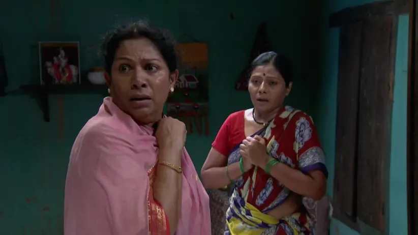 Naik family scared of a woman in a white saree - Raat Ka Khel Saara