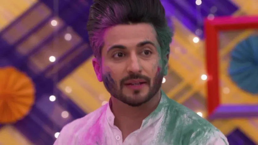 The families gather to celebrate Holi - Kumkum Bhagya