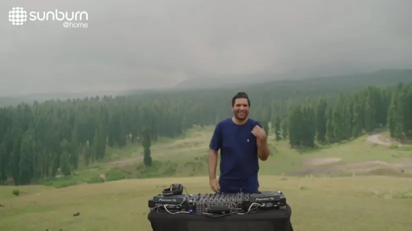 BO55 | Sunburn at Home