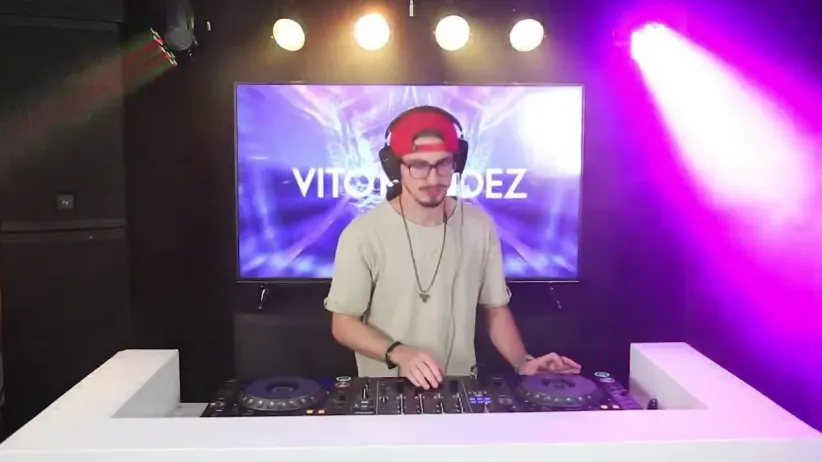 Vito Mendez | Sunburn at Home