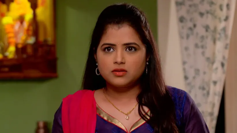 Manu's idea to make Rajan smile - Pahile Na Me Tula