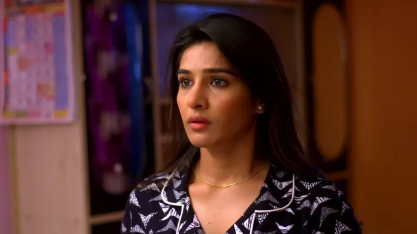 Ajit Kumar Gives Divya Two Options