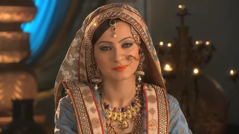 Jodha takes care of a pregnant Ruqaiya - Jodha Akbar