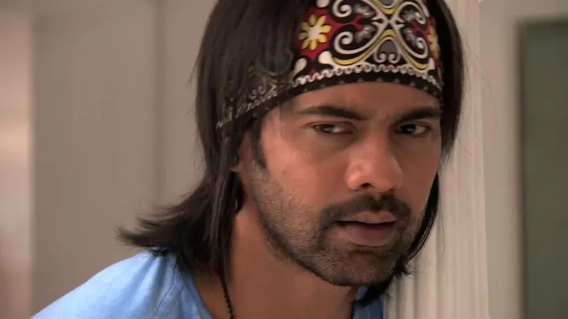 Pragya publicly calls Abhi a liar - Kumkum Bhagya