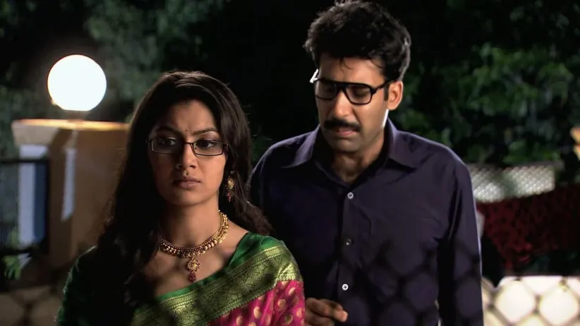 Pragya learns that Suresh loves Bulbul - Kumkum Bhagya