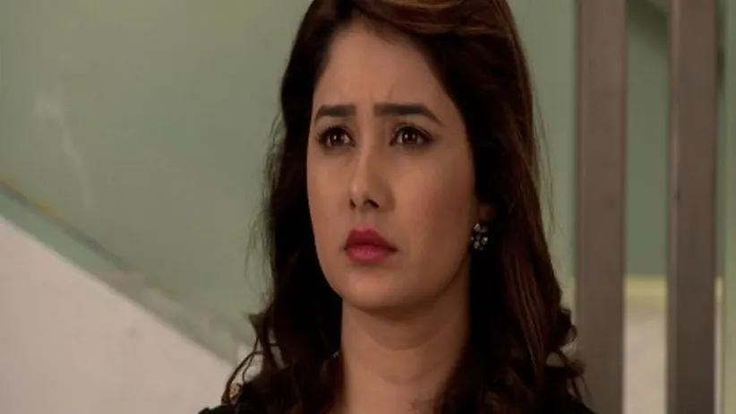 Abhi Recovers Soon with Pragya's Care - Iniya Iru Malargal