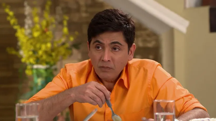 Vibhuti introduces Angoori as his wife to David - Bhabi Ji Ghar Par Hai
