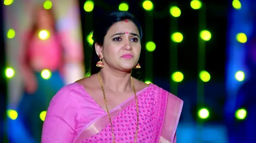 Madhumathi Is Shocked on Seeing Shailu
