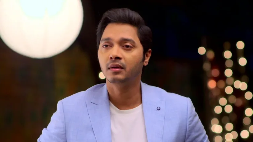 Yash Gives Neha a Gift