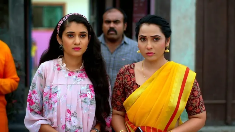 Ajit Kumar Helps Sonali and Madhu
