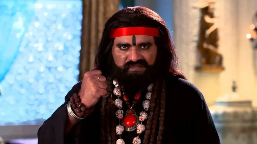 Omkar Sacrifices His Life to Save Bhavani