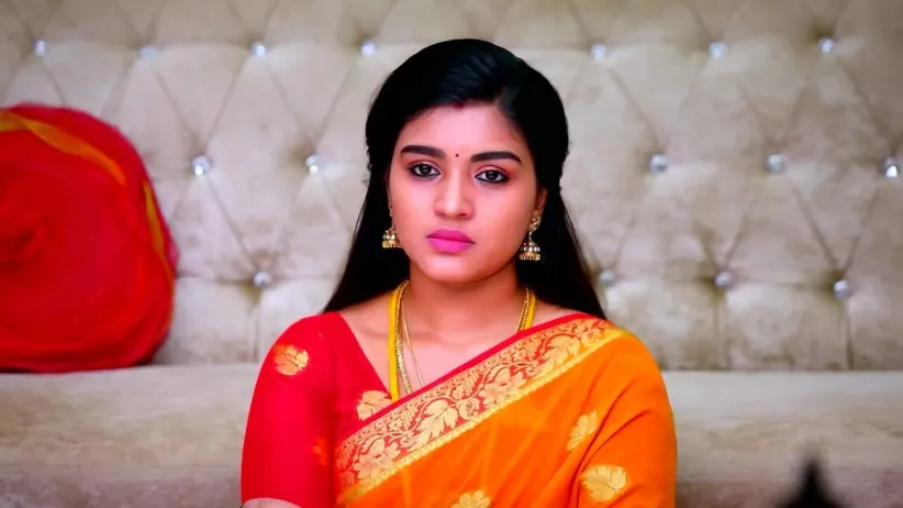 Nilambari Threatens Parvathy